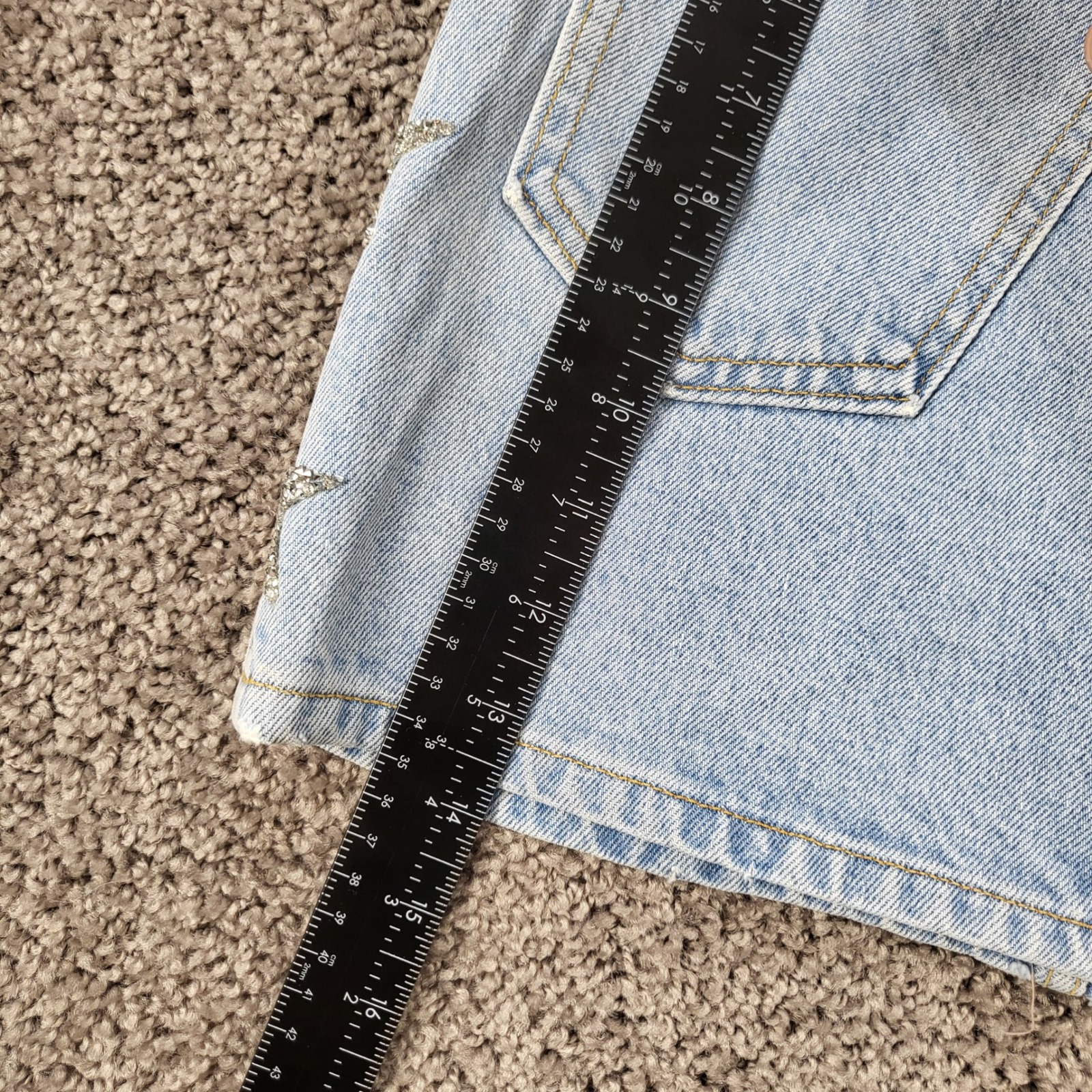 Carmar Denim Colin Star Rhinestone Distressed Mini Skirt Light Wash Size 24 New — image 7 of 8